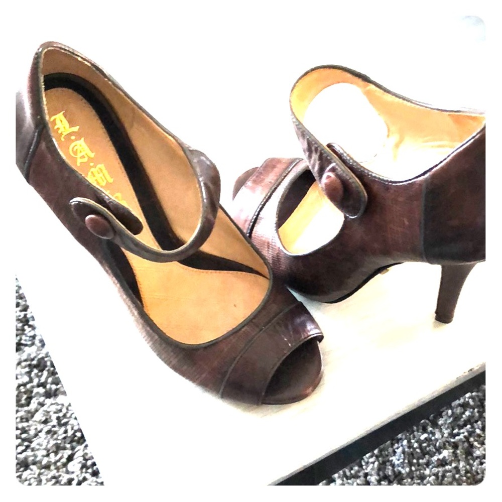 Shoes/ Beautiful addition to any outfit